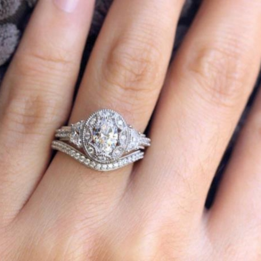 NEW 925 Silver Diamond Oval Cut Halo Ring Set - Picture 4 of 6